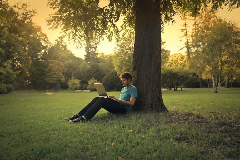 Vorlesungen finden beim Fernstudium digital statt