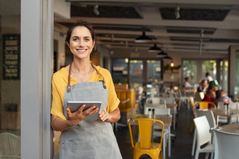 Eine Frau möchte sich arbeitslos selbstständig machen