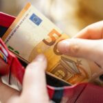 Ein 50-Euro-Schein im Portemonnaie, gibt es Kindergeld in der Ausbildung?